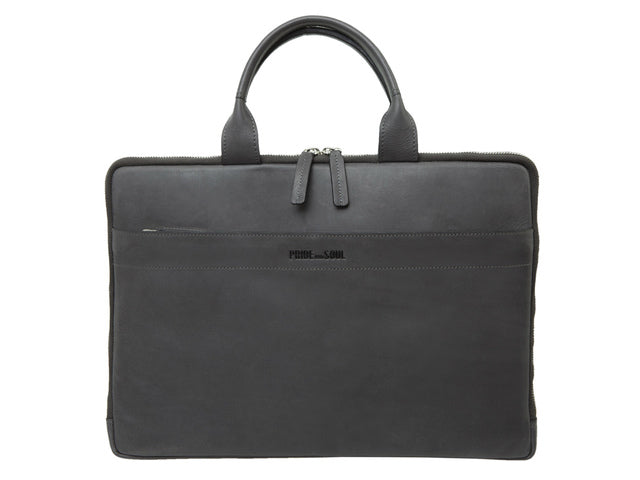 Aktetas Trots en Ziel. BEOORDELING