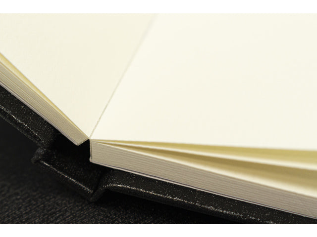 Aquarelboek Kangaro A5 luxe kaft 30 vel 200 grams aquarelpapier. Leeslint en elastiek.