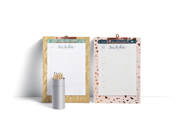 Klembord met memopad, dame als