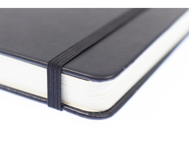 Schetsboek Kangaro A6 zwart PU hardcover 80 blad 140 grams roomwit papier met elastiek en lint