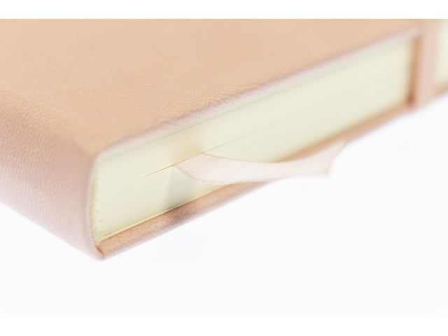 Schetsboek Kangaro A6 oud roze PU hardcover 80 blad 140 grams roomwit papier met elastiek en lint