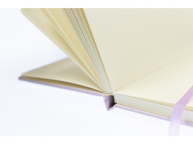 Schetsboek Kangaro A6 violet PU hardcover 80 blad 140 grams roomwit papier met elastiek en lint