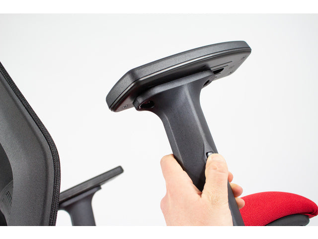 Bürostuhl Linea Tekna 01 schwarz/rot mit 2D-Armlehnen