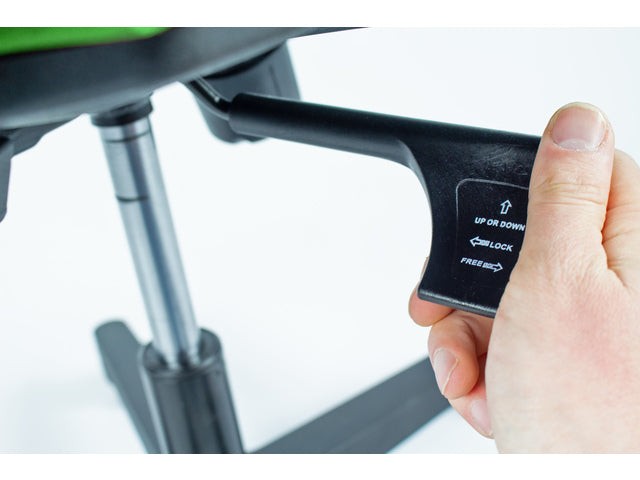 Bürostuhl Linea Tekna 01 schwarz/grün mit 2D-Armlehnen