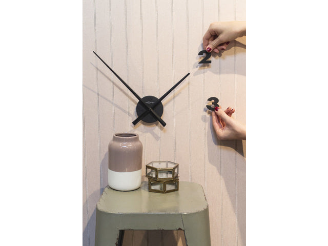 Wandklok NeXtime dia. 48 cm x 3 cm, aluminium, zwart, 'Small Hands'