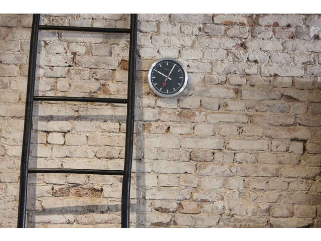 Wandklok NeXtime 'Station' Ø19 cm, geborsteld aluminium zwart