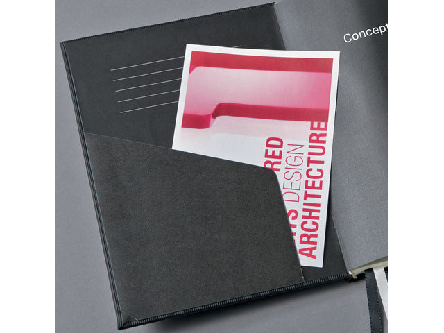 Benachrichtigungsbuch Conceptum Pure A5, schwarz, 5 mm, Hardcover mit Magnetverschluss. Genummerte Seiten, Innenausstattung, elastisches DMV-Kabel, Stifthalter, 2 Stifte. 194 Seiten 80 Gramm chamoiskleriges Papier. PEFC-zertifiziert.