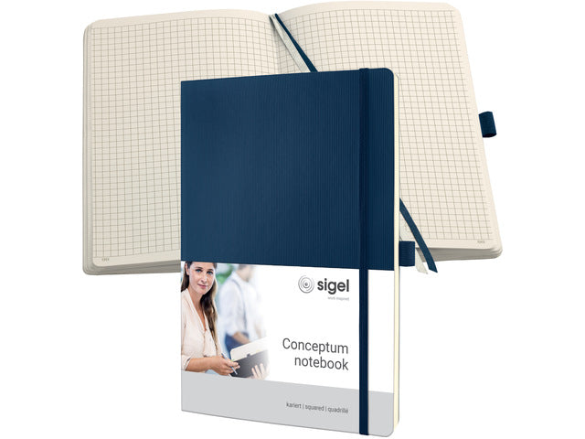 Notitieboek Conceptum Pure A4 blauw 5mm ruit softcover. Nummerde pagina's, inhoudsopgave, sluiting dmv elastiek, lus voor pen, 2 leeslintjes. 194 pagina's 80 grams chamoiskleurig papier. PEFC-gecertificeerd.