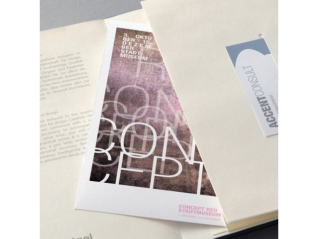 Notitieboek Conceptum Pure A5 zwart 5mm ruit softcover. Genummerde pagina's, inhoudsopgave, sluiting d.m.v. elastiek, lus voor pen, 2 leeslintjes. 194 pagina's 80 grams chamoiskleurig papier. PEFC-gecertificeerd.