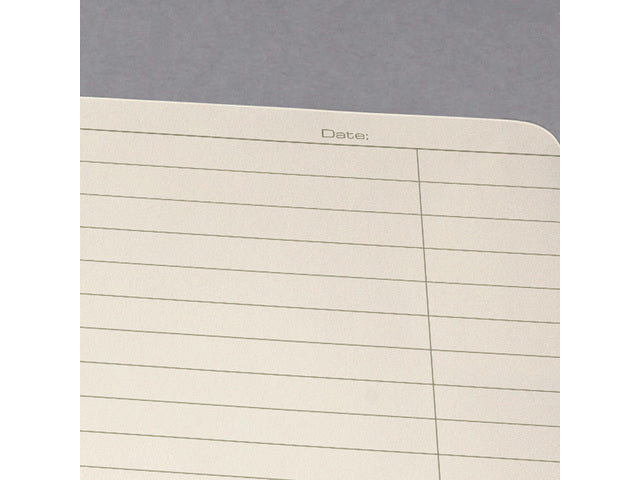 Schrijfblok Conceptum A4 zwart gelinieerd hardcover 120 pagina's 80 grams chamoiskleurig papier. Ontmoet snelzak. 4-voudige perforatie, kopregel voor datum. PEFC-gecertificeerd