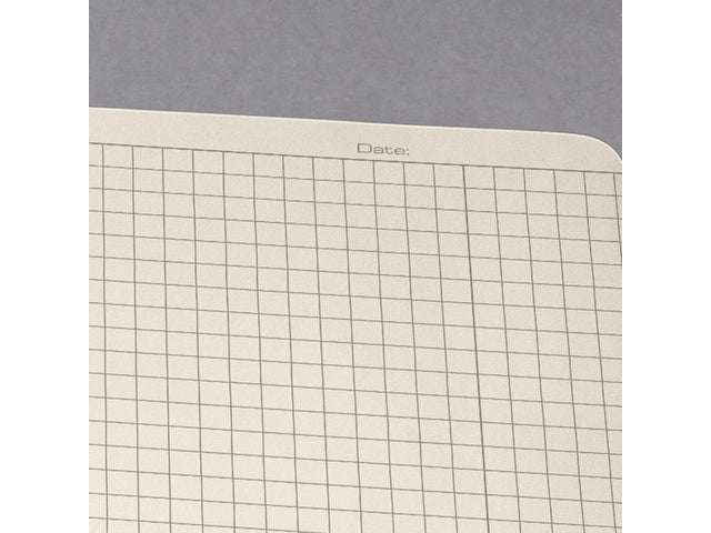 Notitieblok Conceptum A5 zwart 5mm ruit hardcover. 160 pagina's 80 grams chamoiskleurig papier. Met quickpocket. 4-voudige perforatie, kopregel voor datum. PEFC-gecertificeerd