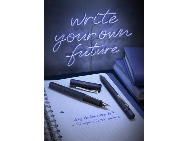 Faber Castell Vulpen Grip 2011 M -klassiek blauw Faber Castell Vulpen Grip 2011 M -klassiek blauw