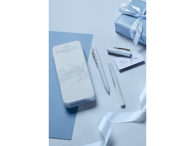 Balpen en Vulpen Faber-Castell Grip 2010 Harmony hemelsblauw in geschenkverpakking.