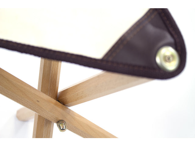 Schilderskruk Kangaro 50cm zithoogte canvas zitting. Inclusief handige draagtas.
