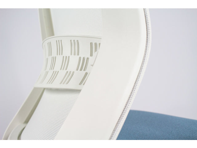 Bureaustoel Linea Tekna Wit 01 l.blauw/wit met 3D armleuning