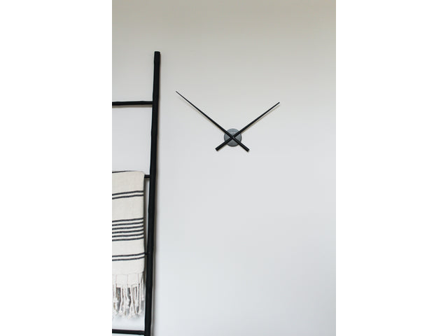 Wandklok NeXtime dia. 70 cm, zwart, 'Handen'