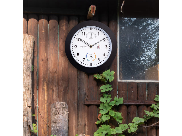 Buitenklok Nextime dia 25,5cm Daisy met thermo- en hydrometer cijfers, zwarte rand witte wijzerplaat plastic