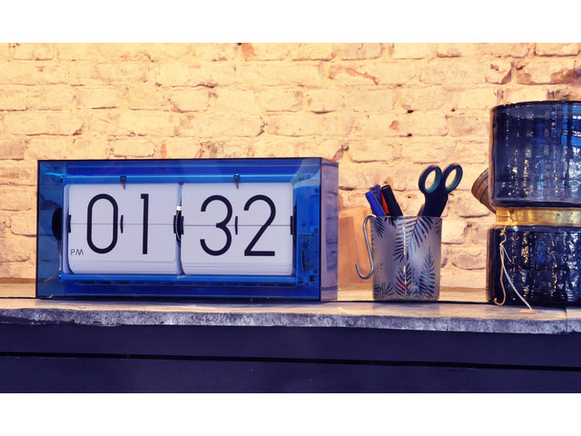 Tafel/wandklok NeXtime Big Flip 36x17x8,5cm acryl blauw
