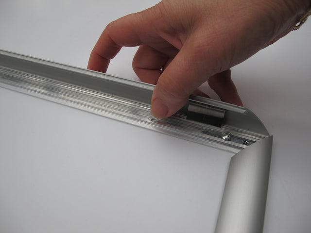 Kliklijst Seco A4 25mm aluminium frame, antiglans PVC voorkant