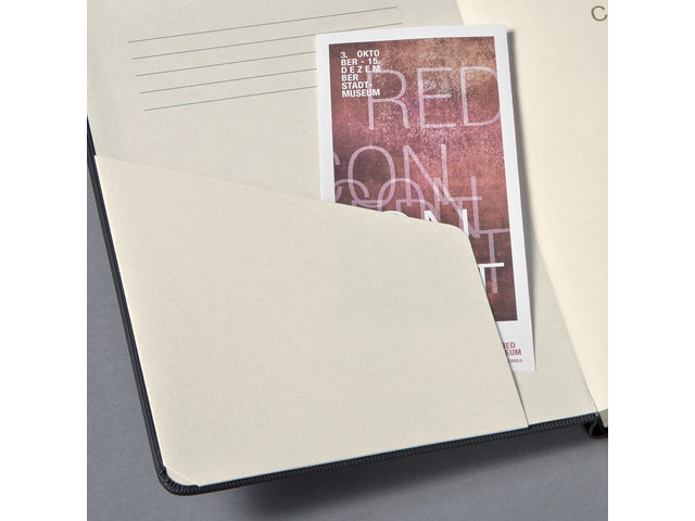 Noitieboek Conceptum Pure A4+ zwart 5mm ruit hardcover. Nummerde pagina's, inhoudsopgave, sluiting dmv elastiek, lus voor pen, 2 leeslintjes. 194 pagina's 80 grams chamoiskleurig papier. PEFC-gecertificeerd