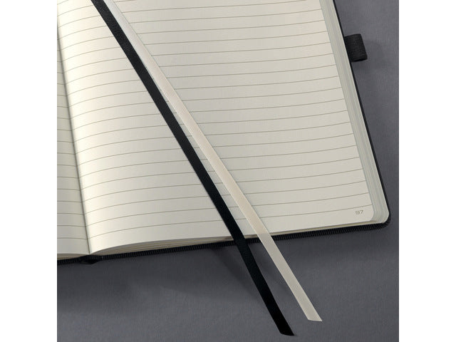 Notitieboek Conceptum Pure tablet maat zwart gelinieerd hardcover. Nummerde pagina's, inhoudsopgave, sluiting dmv elastiek, lus voor pen, 2 leeslintjes. 194 pagina's 80 grams chamoiskleurig papier. PEFC-gecertificeerd