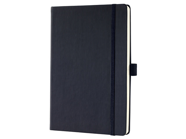 Notitieboek Conceptum Pure A5 zwart 5mm ruit hardcover. Nummerde pagina's, inhoudsopgave, sluiting dmv elastiek, lus voor pen, 2 leeslintjes. 194 pagina's 80 grams chamoiskleurig papier. PEFC-gecertificeerd