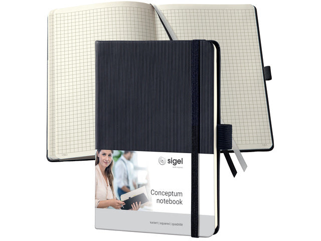Notitieboek Conceptum Pure A6 zwart 5mm ruit hardcover. Nummerde pagina's, inhoudsopgave, sluiting dmv elastiek, lus voor pen, 2 leeslintjes. 194 pagina's 80 grams chamoiskleurig papier. PEFC-gecertificeerd