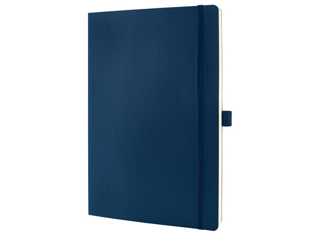 Notitieboek Conceptum Pure A4 blauw gelinieerd softcover. Nummerde pagina's, inhoudsopgave, sluiting dmv elastiek, lus voor pen, 2 leeslintjes. 194 pagina's 80 grams chamoiskleurig papier. PEFC-gecertificeerd.