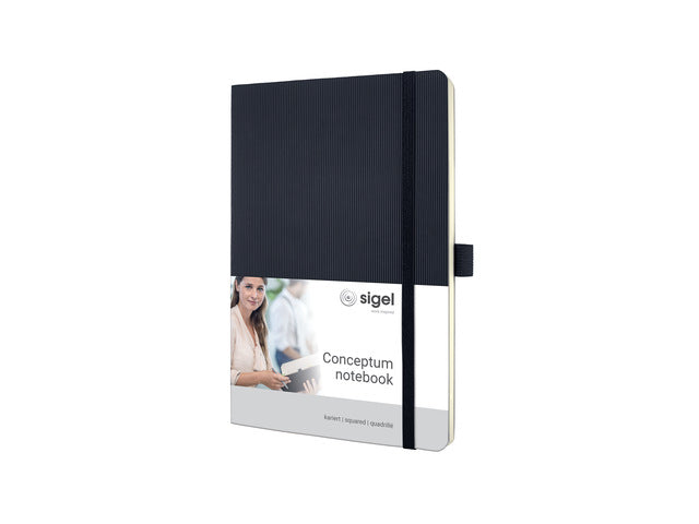 Notitieboek Conceptum Pure A5 zwart 5mm ruit softcover. Nummerde pagina's, inhoudsopgave, sluiting dmv elastiek, lus voor pen, 2 leeslintjes. 194 pagina's 80 grams chamoiskleurig papier. PEFC-gecertificeerd.