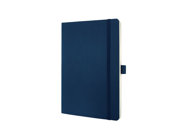 Notitieboek Conceptum Pure A5 blauw 5mm ruit softcover. Nummerde pagina's, inhoudsopgave, sluiting dmv elastiek, lus voor pen, 2 leeslintjes. 194 pagina's 80 grams chamoiskleurig papier. PEFC-gecertificeerd.