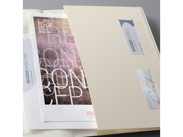 Notitieboek Conceptum A4 Beige 5mm ruit softcover. Nummerde pagina's, inhoudsopgave, sluiting dmv elastiek, lus voor pen, 2 leeslintjes. 194 pagina's 80 grams chamoiskleurig papier. PEFC-gecertificeerd. 187x270x14mm