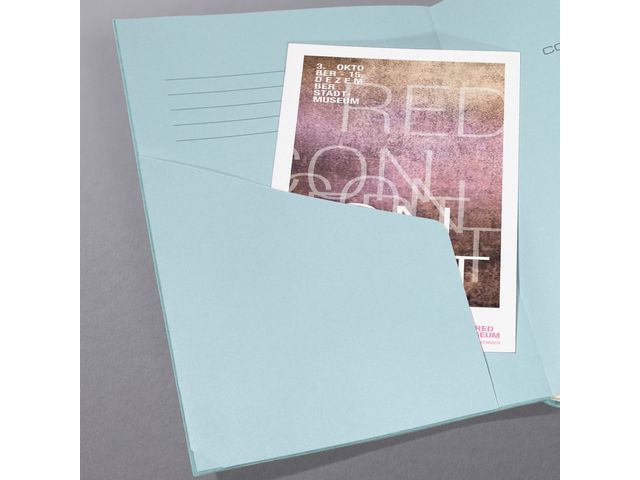 Notitieboek Conceptum A6 Look Felt blanco softcover lichtblauw. Nummerde pagina's, inhoudsopgave, sluiting dmv elastiek, lus voor pen, 2 leeslintjes. 194 pagina's 80 grams chamoiskleurig papier. PEFC-gecertificeerd.