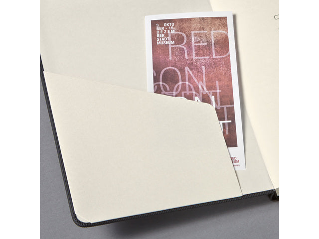 Notitieboek Conceptum A4 Beige 5mm ruit hardcover. Nummerde pagina's, inhoudsopgave, sluiting dmv elastiek, lus voor pen, 2 leeslintjes. 194 pagina's 80 grams chamoiskleurig papier. PEFC-gecertificeerd