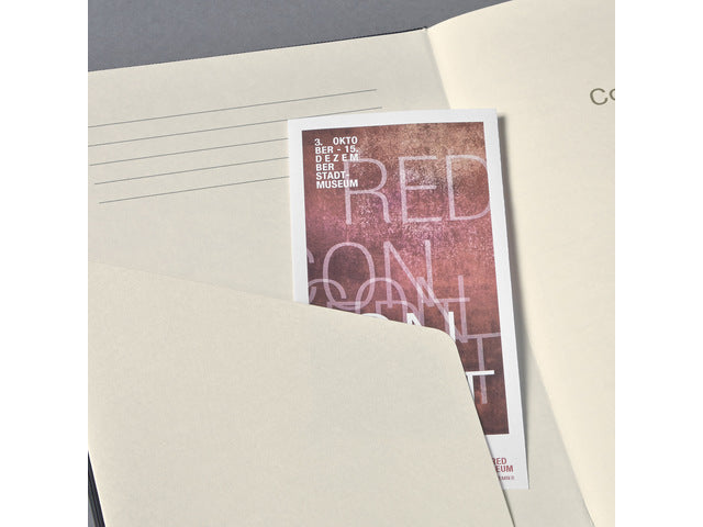 Notitieboek Conceptum A5 Beige 5mm ruit hardcover. Nummerde pagina's, inhoudsopgave, sluiting dmv elastiek, lus voor pen, 2 leeslintjes. 194 pagina's 80 grams chamoiskleurig papier. PEFC-gecertificeerd