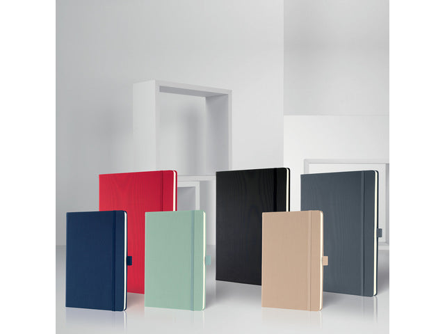 Notitieboek Conceptum A5 Beige 5mm ruit hardcover. Nummerde pagina's, inhoudsopgave, sluiting dmv elastiek, lus voor pen, 2 leeslintjes. 194 pagina's 80 grams chamoiskleurig papier. PEFC-gecertificeerd