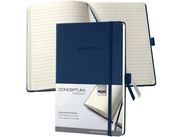 Notitieboek Conceptum Pure A5 donkerblauw gelinieerd hardcover. Nummerde pagina's, inhoudsopgave, sluiting dmv elastiek, lus voor pen, 2 leeslintjes. 194 pagina's 80 grams chamoiskleurig papier. PEFC-gecertificeerd