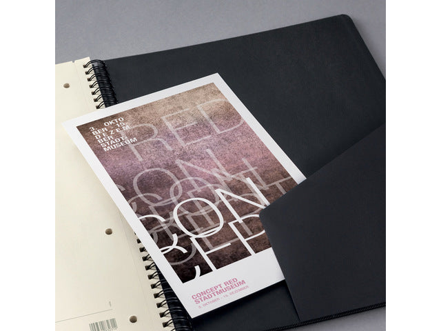 Notitieblok Conceptum A4 zwart 5mm ruit hardcover. 160 pagina's 80 grams chamoiskleurig papier. Ontmoet snelzak. 4-voudige perforatie, kopregel voor datum. PEFC-gecertificeerd.